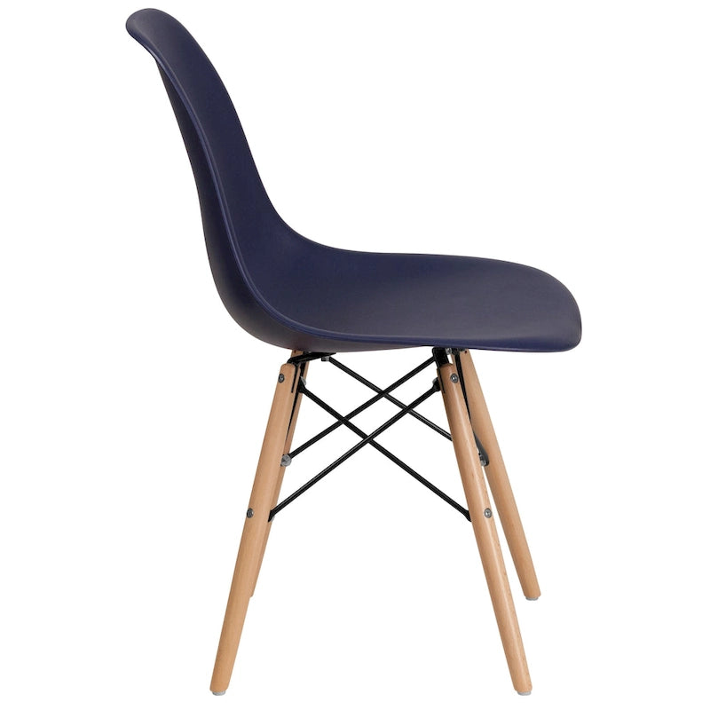 Sedia laterale in plastica stampata multicolore con gambe in legno, singola