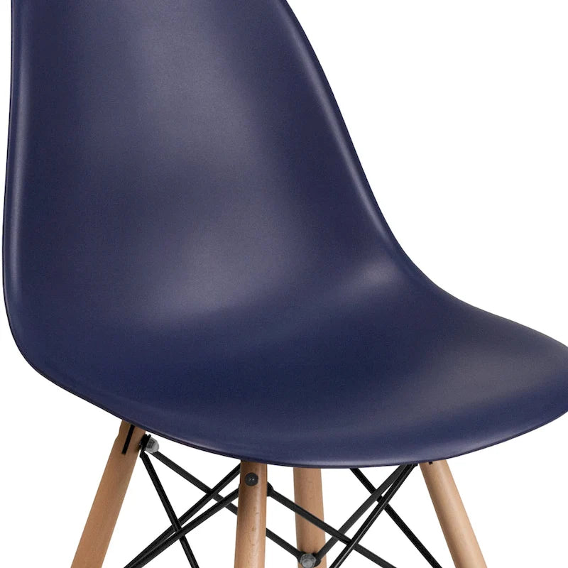 Sedia laterale in plastica stampata multicolore con gambe in legno, singola