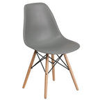 Sedia laterale in plastica stampata multicolore con gambe in legno, singola