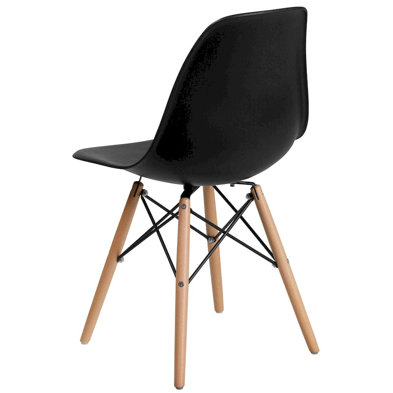 Sedia laterale in plastica stampata multicolore con gambe in legno, singola