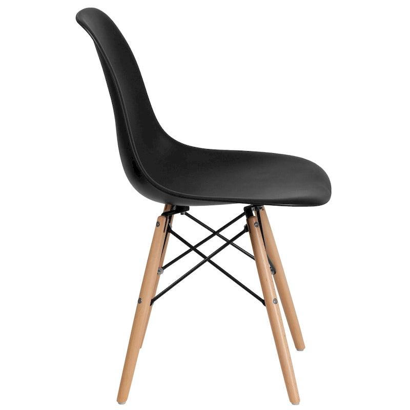 Sedia laterale in plastica stampata multicolore con gambe in legno, singola